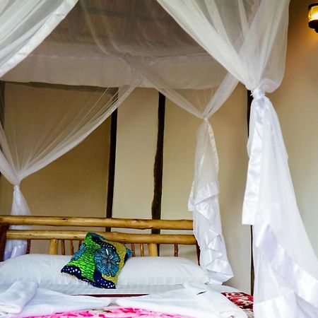 Lake Nkuruba Nature Reserve Hotel Durama ภายนอก รูปภาพ